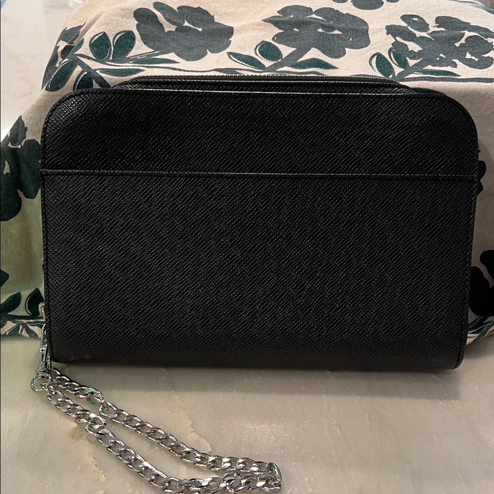 Louis Vuitton Designer black  Women's clutch or wristlet. Very good condition❤️